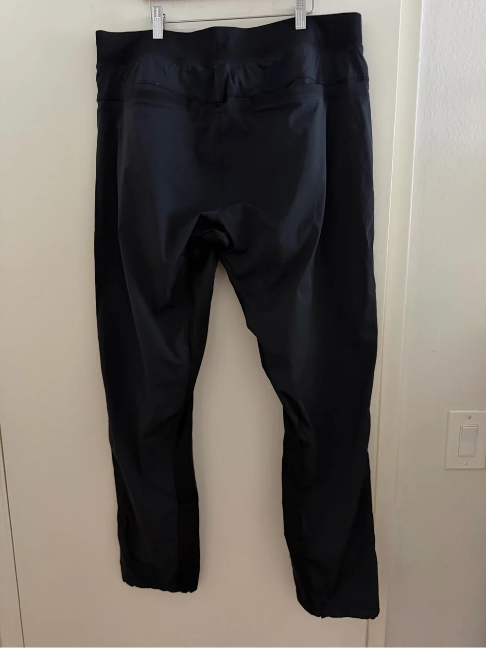 Lululemon Men’s Black Woven Track Pants Size XL